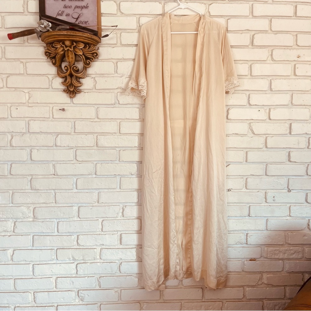 Elegant Cream Lace Trim 100% Silk Robe - Picture 4 of 6